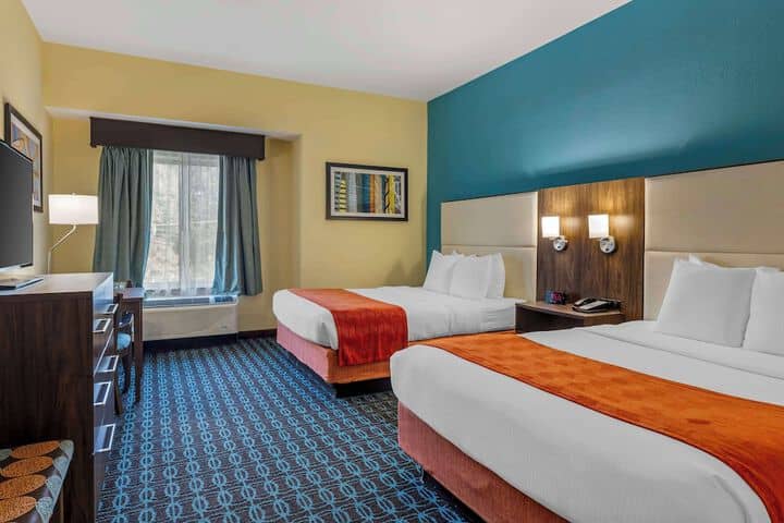 Room 8 of 43