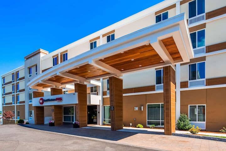 Hotel 42 of 43