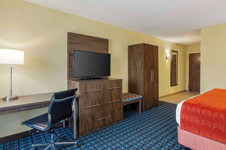 Room 7 of 43