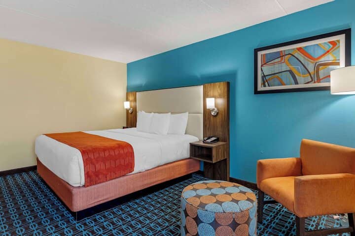 Room 6 of 43